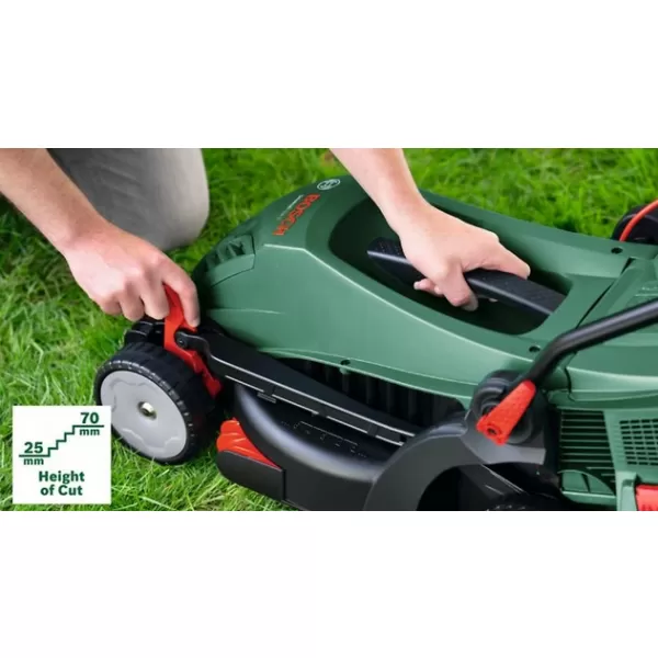 Sekačka na trávu Bosch UniversalRotak 37 06008A6501