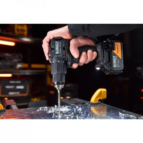 Aku príklepová vŕtačka 18V/1x5,0Ah McLaren DeWALT DCD86MP1T