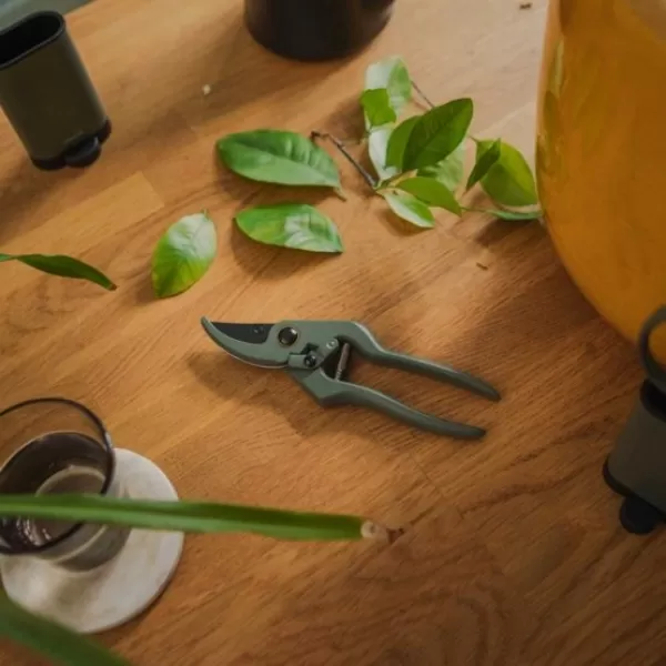 Plant Care sada nůžek s pouzdry, 3 ks Fiskars 1075317