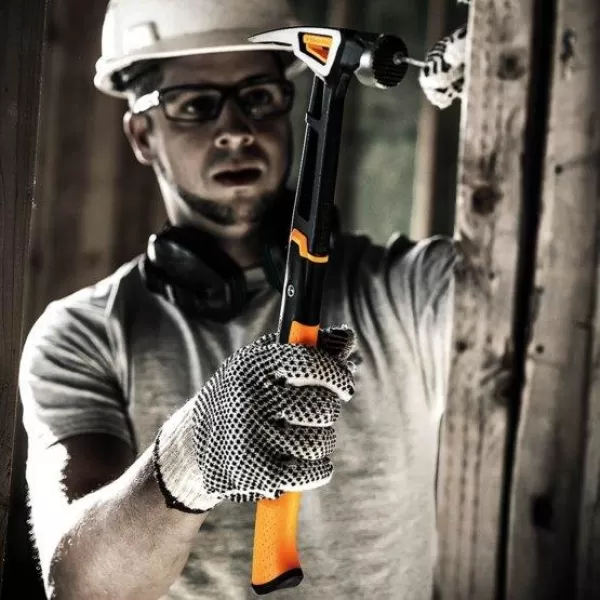 Tesařské kladivo XXL s vroubkovanou údernou plochou Fiskars 1020216