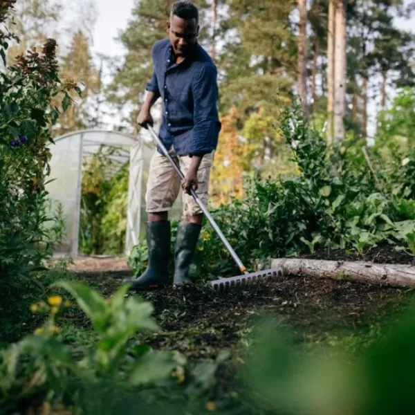 Ergonomic hrábě na půdu Fiskars 1077113