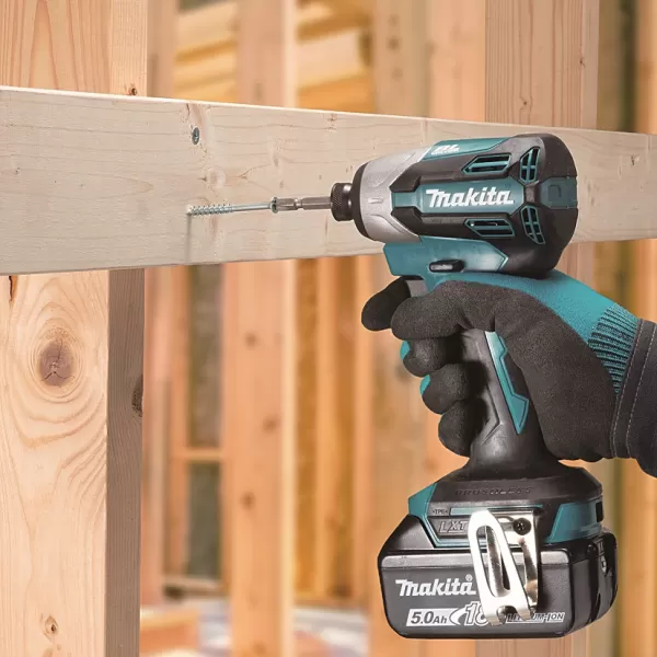 Aku rázový šroubovák 1/4" Li-ion LXT 18V/2x3,0 Ah Makpac Makita