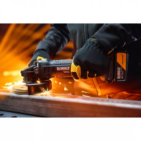 Aku úhlová bruska 125 mm 18V/2x5,0Ah McLaren DeWALT DCG45MP2T