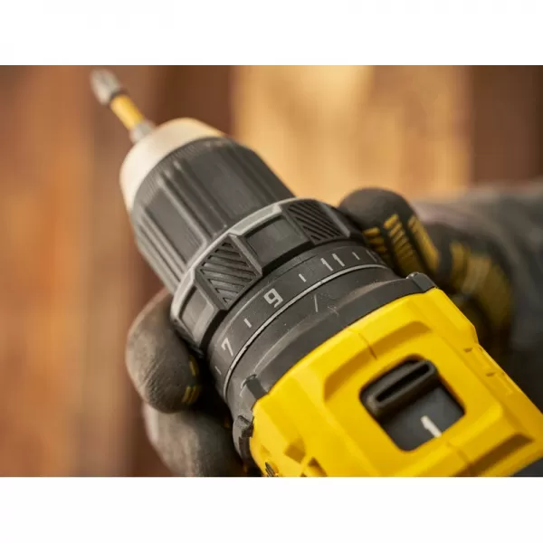 Aku bezuhlíková vrtačka 18V 2x2,0Ah STANLEY FATMAX V20 SFMCD714D2T