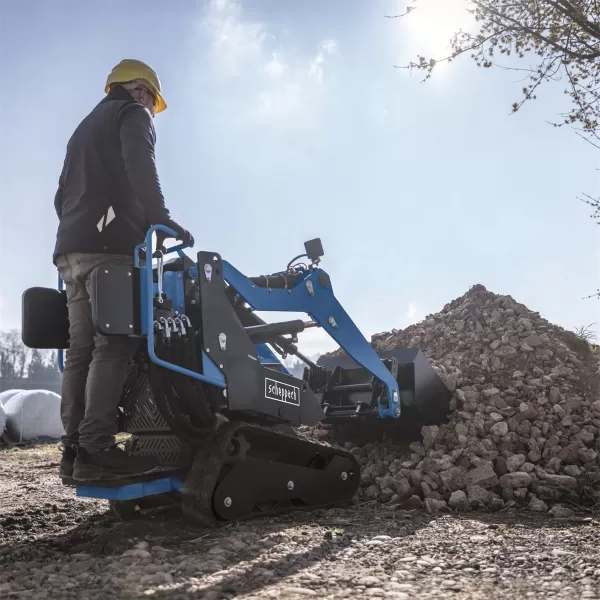 Pásový šmykový nakladač Scheppach MKL 730