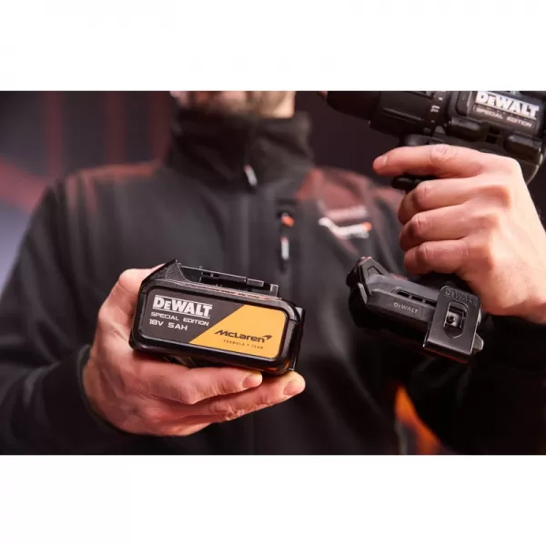 Aku príklepová vŕtačka 18V/2x5,0Ah McLaren DeWALT DCD86MP2T