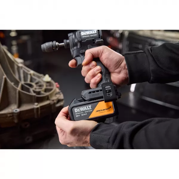 Aku rázový utahovák 18V/2x5,0Ah McLaren DeWALT DCF86MP2T