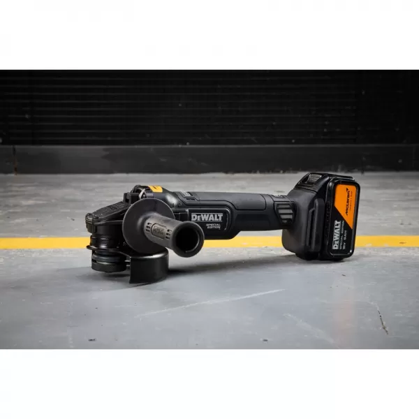 Aku úhlová bruska 125 mm 18V/2x5,0Ah McLaren DeWALT DCG45MP2T