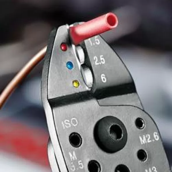 Lisovací kleště pro izolovaná kabelová oka + konektory Knipex 97 21 215 B