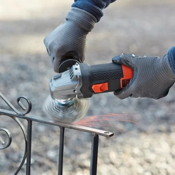 Úhlová bruska 125mm Black&Decker BEG220