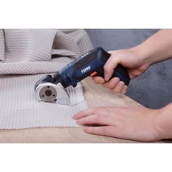 Akumulátorový multifunkčný skrutkovač 4,0V 1,5Ah (s kufrom a príslušenstvom) Ferm CDM1146
