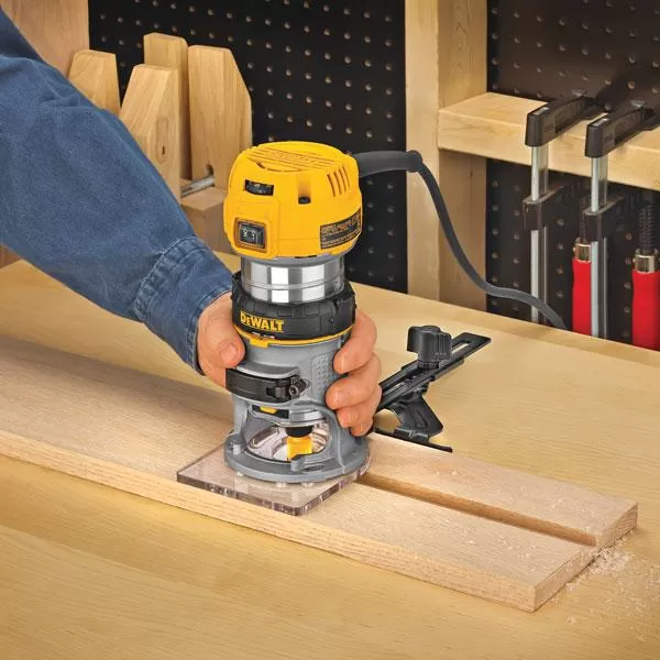 Router D26203 s kopírovacou jednotkou D262005 2v1 900W DeWALT D26204K
