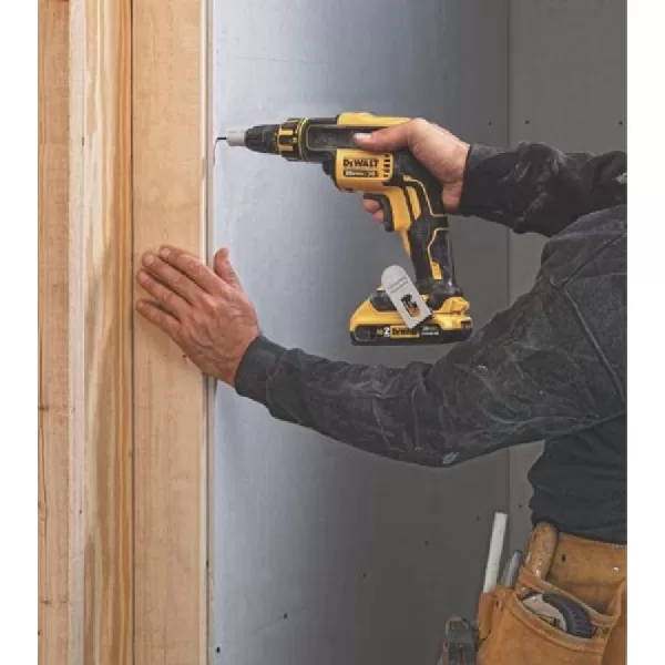 Aku bezuhlíkový šroubovák na sádrokarton 18 V Li-Ion 2x2,0 Ah DeWALT DCF620D2