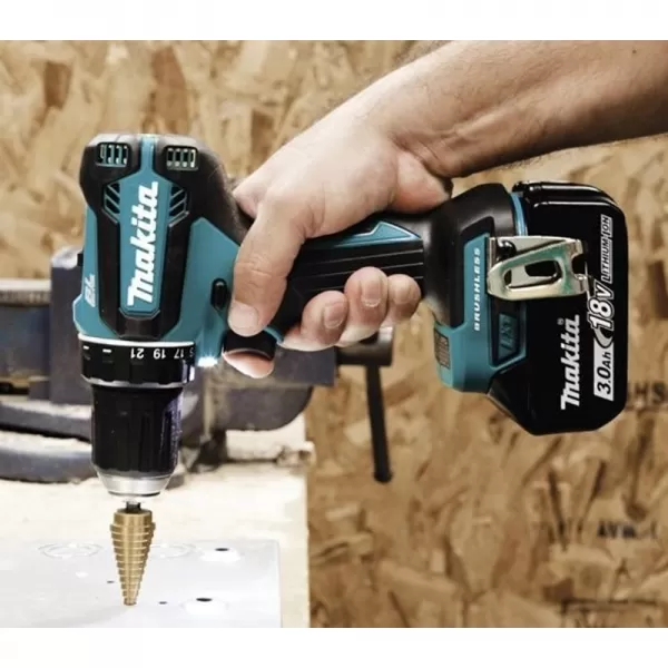 Aku bezuhlíkový šroubovák 18V 2x3,0Ah Makita DDF485RFJ