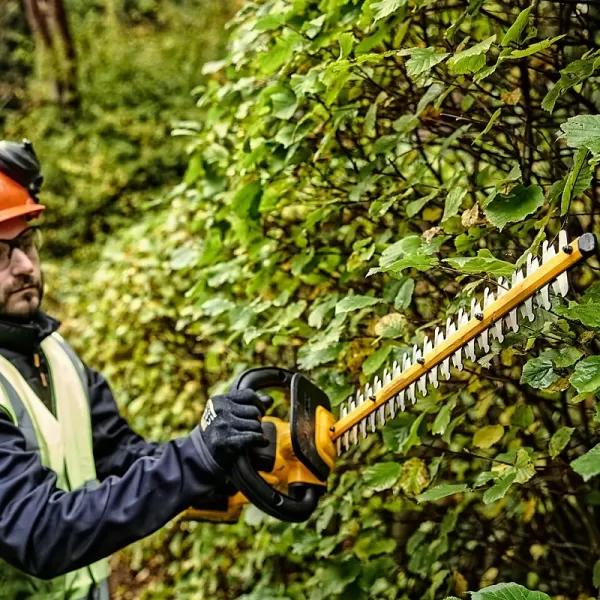 Aku plotostřih s dlouhou rukojetí 18V bez aku DeWALT DCMPH566N