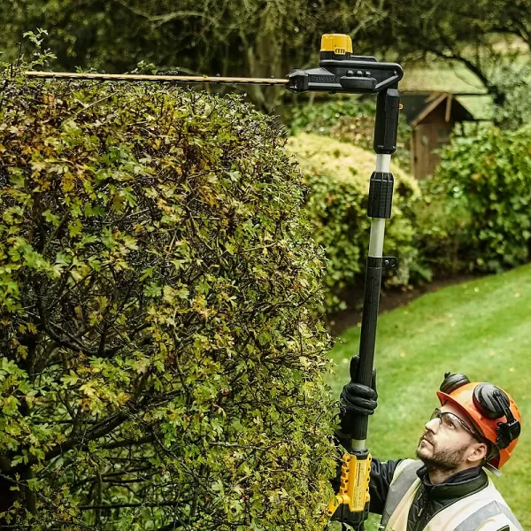 Aku plotostřih s dlouhou rukojetí 18V bez aku DeWALT DCMPH566N