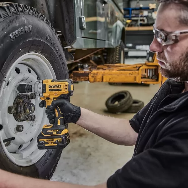 Aku rázový utahovák 18V 2x5,0Ah DeWALT DCF891P2T