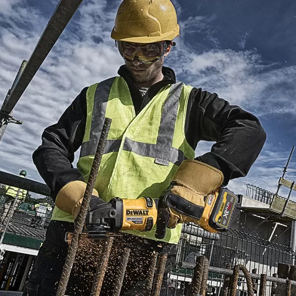 Aku úhlová bruska 125mm 54V bez aku DeWALT DCG418NT