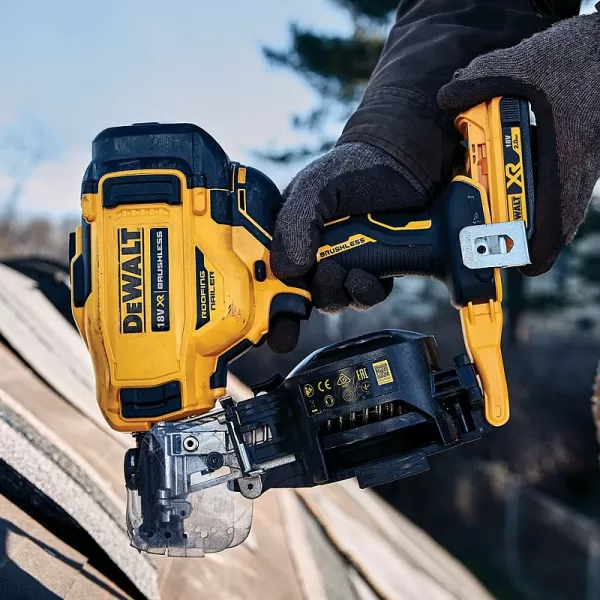 Aku pokrývačská hřebíkovačka 18V bez aku DeWALT DCN45RNN