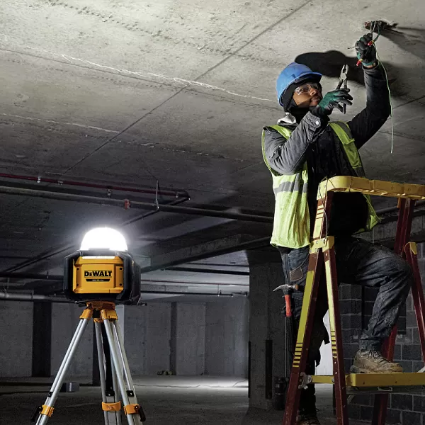 Batériové pracovné svetlo 360° 18V bez batérie DeWALT DCL074