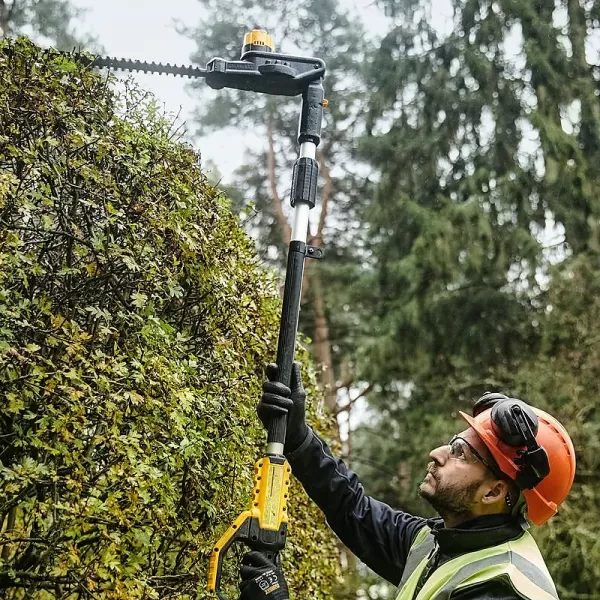 Aku plotostřih s dlouhou rukojetí 18V bez aku DeWALT DCMPH566N