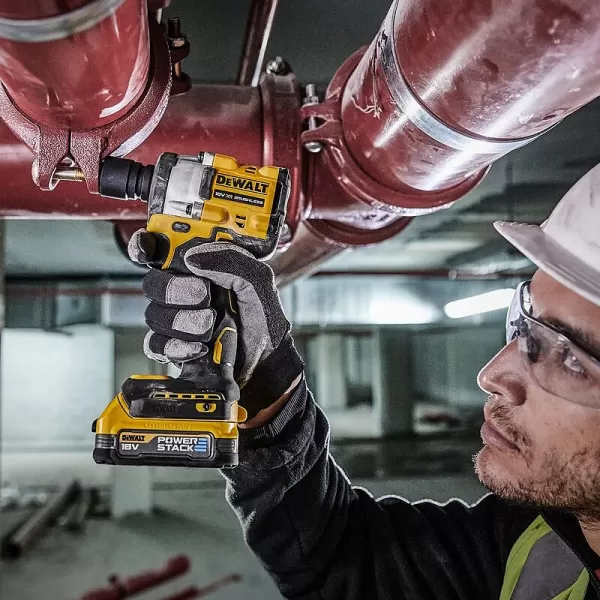 Aku rázový utahovák 18V 2x5,0Ah DeWALT DCF921P2T