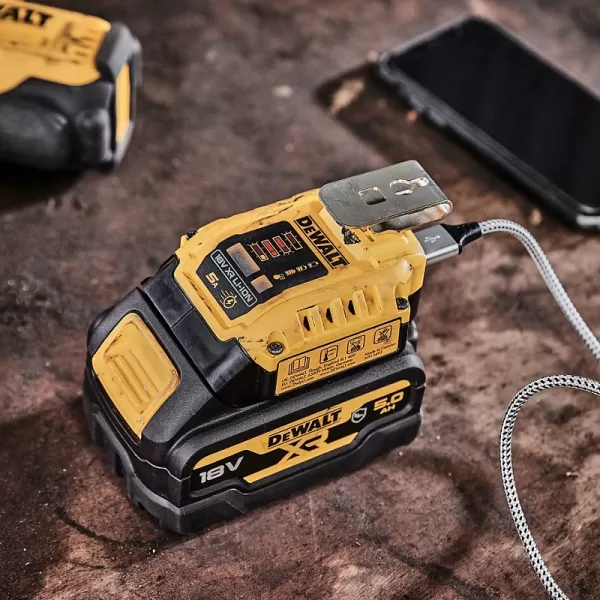 Nabíjecí adaptér na baterie DeWALT DCB094K