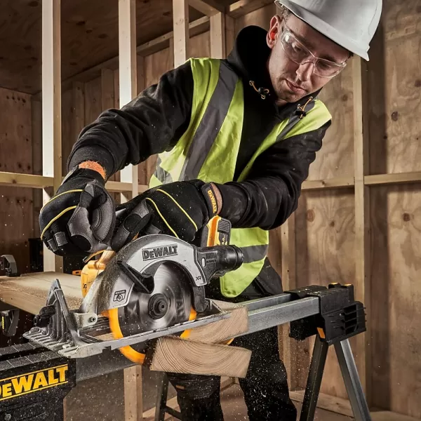 Aku kotoučová pila 165mm 18V 2x5,0Ah DeWALT DCS565P2