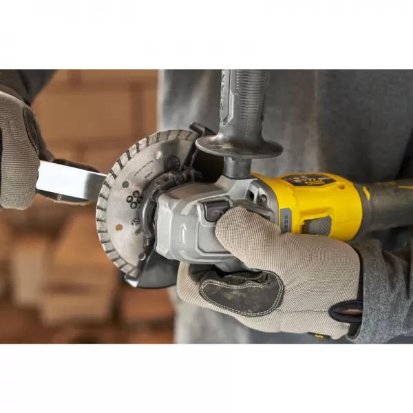 Aku úhlová bruska 125 mm 18V/1x4,0Ah STANLEY FATMAX V20 SFMCG710M1T