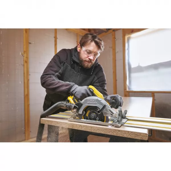 Aku okružní pila 18V/1x4,0Ah STANLEY FATMAX V20 SFMCS551M1T