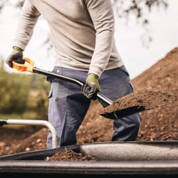 Lopata na beton Solid Fiskars 1067518