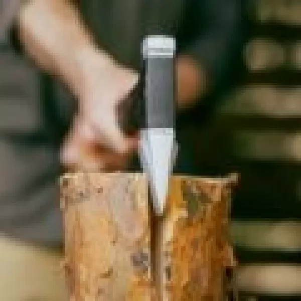 Set sekera Fiskars X28 + univerzální nůž Fiskars 1075434