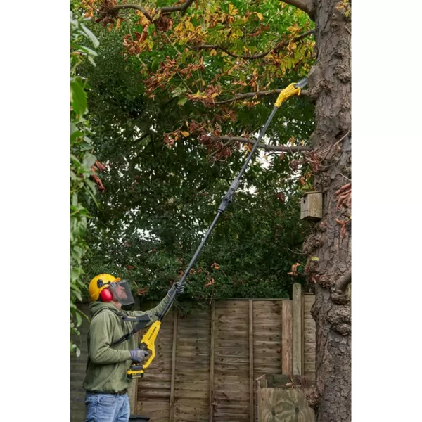 Aku řetězová pila s prodlouženou rukojetí 18V 1x4,0Ah STANLEY FATMAX V20 SFMCPS720M1