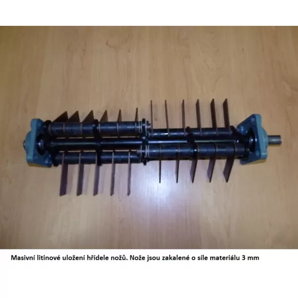 Benzínový provzdušňovač trávníku Weibang WB 384 RC