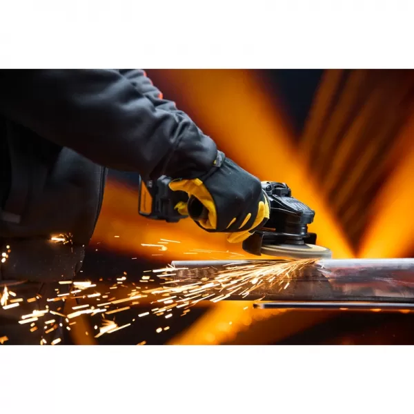 Aku úhlová bruska 125 mm 18V/2x5,0Ah McLaren DeWALT DCG45MP2T
