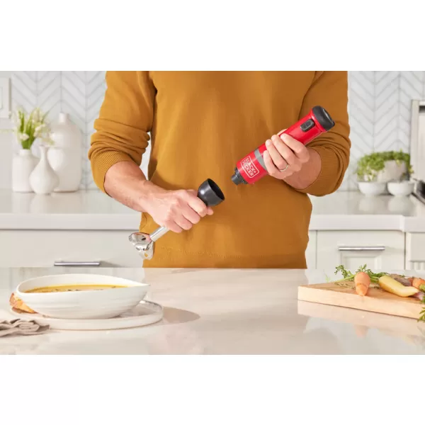 Aku tyčový mixér 7,2V 1x2,0Ah + šlehač - červený Black&Decker BCKM1012KR