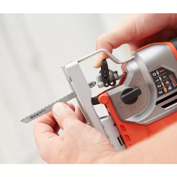 Píla priamočiara 650W Black&Decker BES610