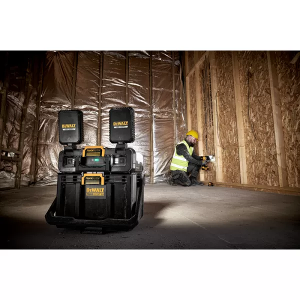 TOUGHSYSTEM 2.0 Nastaviteľné pracovné svetlo s úložným priestorom DeWALT DWST08061-1