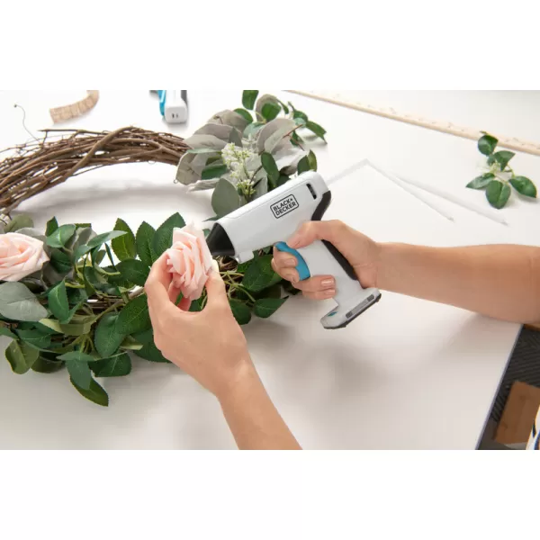 Taviaca pištoľ na batérie 3,6V Black&Decker BCGL115