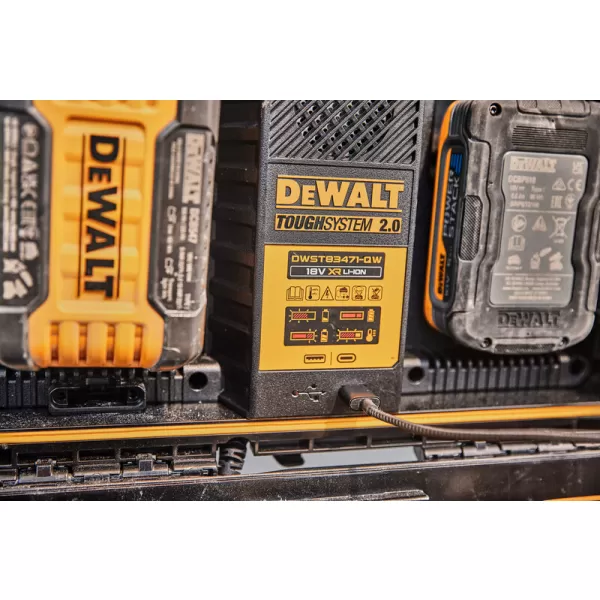 Dvojitá nabíječka v kufru TOUGHSYSTEM 2.0 DeWALT DWST83471