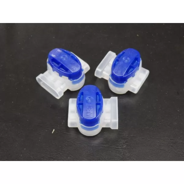 Konektor (3ks) TECHline