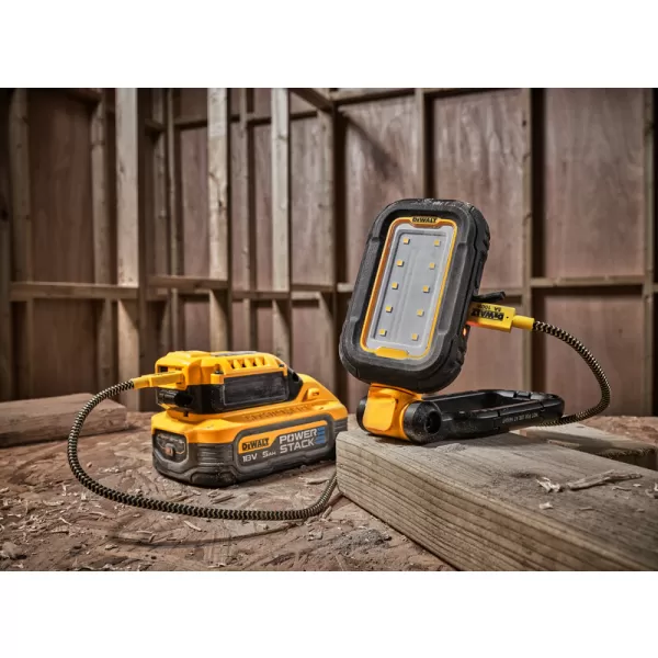 Aku nabíjecí pracovní světlo USB-C DeWALT DCL182