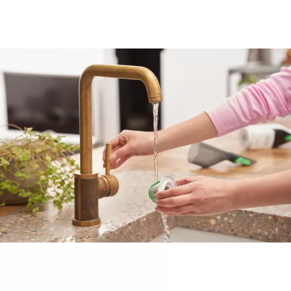 Aku ruční vysavač 7,2V 1x1,5Ah reviva Black&Decker REVHV8C