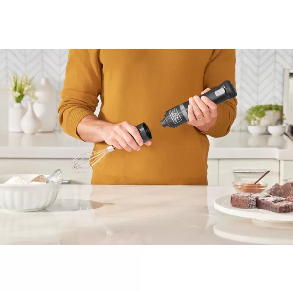 Aku tyčový mixér 7,2V 1x2,0Ah + šlehač - černý Black&Decker BCKM1012KB