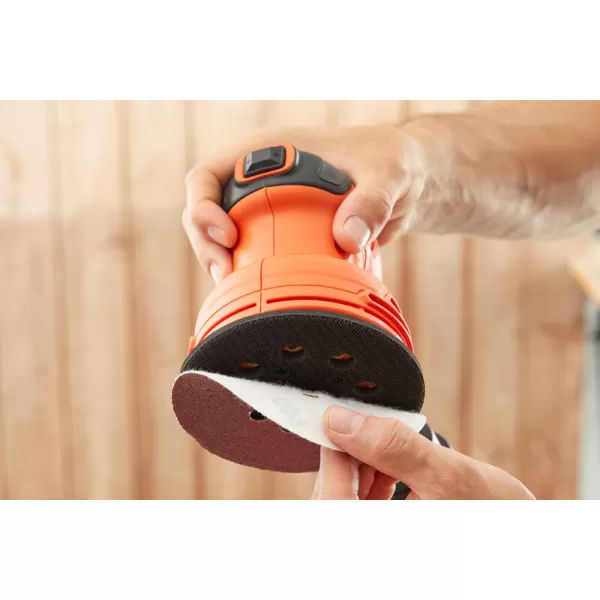 Excentrická bruska 230W Black&Decker BEW210