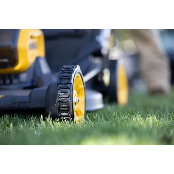 Aku sekačka s pojezdem 54V bez aku DeWALT DCMWSP550N