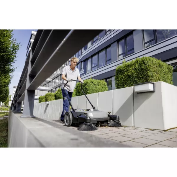 Ručně vedený zametací stroj KM 70/20 C 2SB Kärcher 1.517-131.0