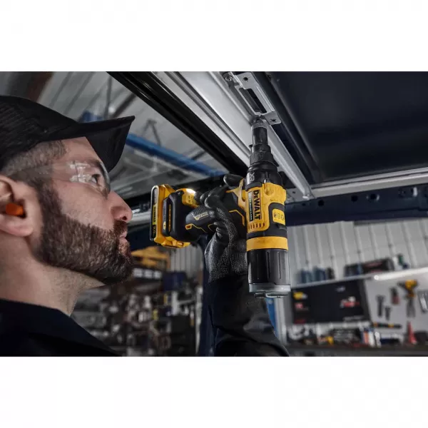 Aku nýtovačka pro nýty do 4,8 mm 18V 1x1,7Ah DeWALT DCF403E1GT