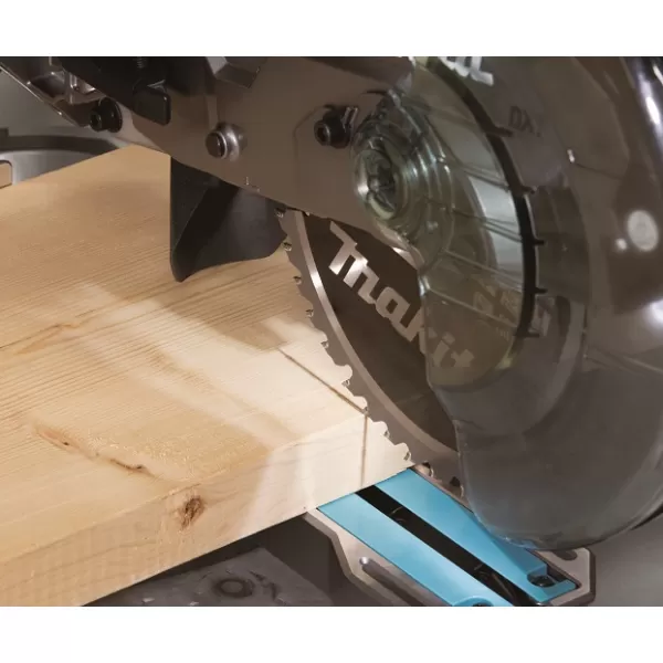 Aku pokosová píla 216mm Li-ion XGT 40V bez batérie Makita LS002GZ01