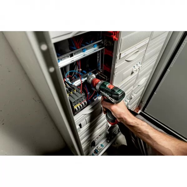 Aku šroubovák 12V 2x2,0Ah Metabo 601749500